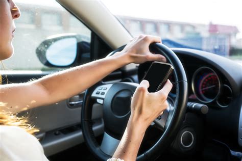 Why Its So Hard To Crack Down On Distracted Driving Huffpost