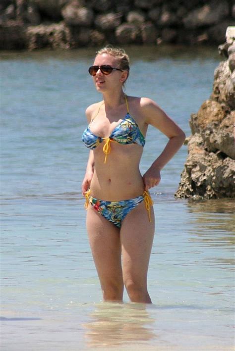 Scarlett Johansson Bikini Candids