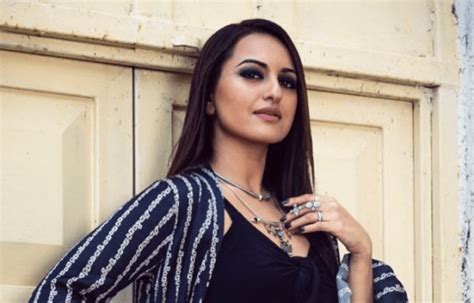 Sonakshi Sinha Height Weight Net Worth Age Birthday Wikipedia Who Nationality Biography