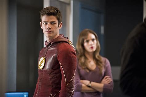 New Stills Show [spoiler] Seeing The Flash Unmasked