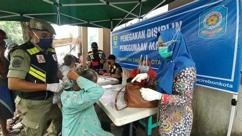Satpol pp kota cirebon mengucapkan selamat menunaikan ibadah puasa tahun 1441 hijriah. Puluhan Orang Terjaring Razia Masker di Jalan Benteng Kota ...