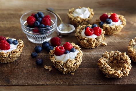 All these breakfast granola cups are only need 6 ingredients and super simple to create in only a couple of steps. No-Bake Granola Cups Recipe - Kraft Canada
