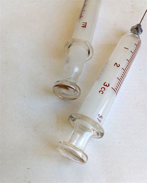 Vintage Hypodermic Syringes In Glass Including The Plunger Etsy