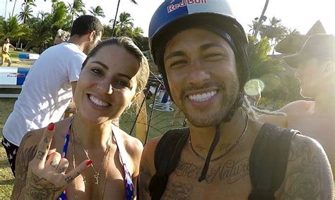 Skateboarder leticia bufoni spoke with reporter morty ain about what it was like to take it all off for espn the magazine's body issue and . Neymar hace oficial su noviazgo con Leticia Bufoni: así es ...