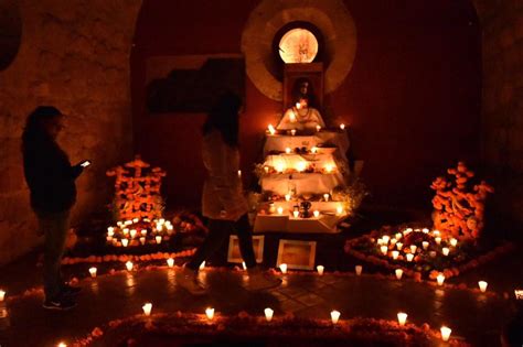Cultura La Noche De Muertos En Michoacán Tradición Llena De Raíces Y