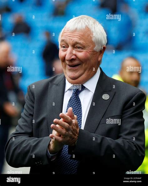 Mike Summerbee England Hi Res Stock Photography And Images Alamy