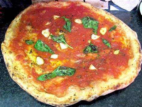 The Pizza Marinara Recipe And Preparation Silvio Cicchi
