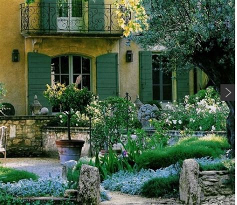 44 Brilliant French Country Garden Decor Ideas French Country Garden