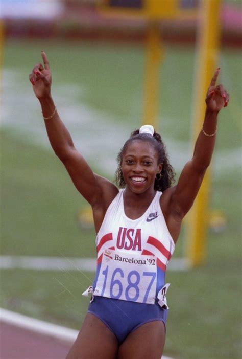 15 Memorable African American Olympic Moments Female Athletes Olympic Athletes Track And Field