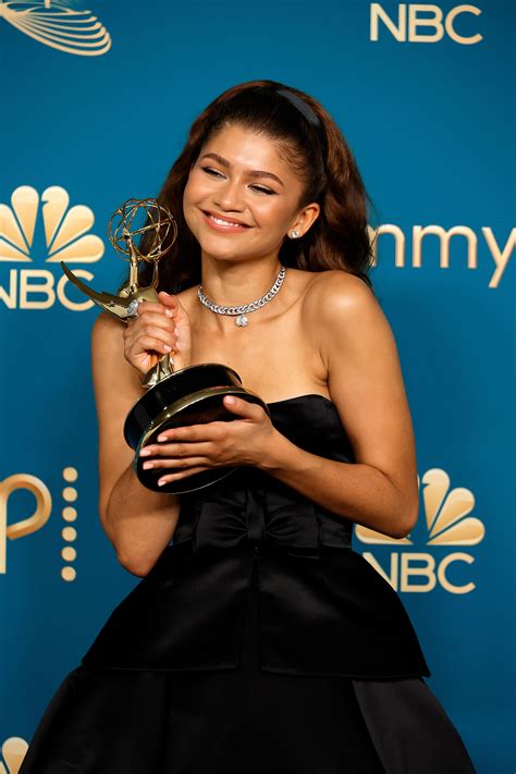Emmys 2023 Qué Día Son Nominados Dónde Verlos Y Más Vogue