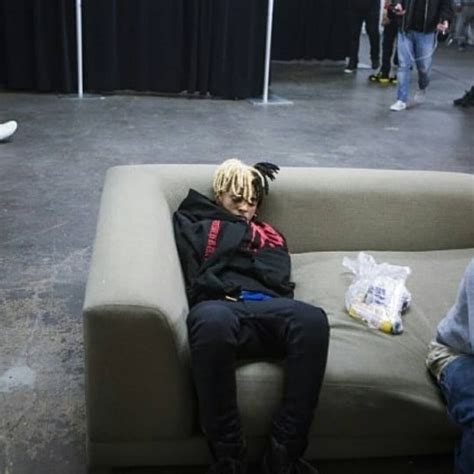 Anyone Got The Pic Of X Sleeping In His Hoodie On A Couch Rxxxtentacion