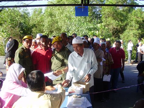 Semakan wang tak dituntut di 14 lokasi seluruh malaysia. UMNO Bahagian Kuala Kedah: MAJLIS PENYAMPAIAN WANG EHSAN ...