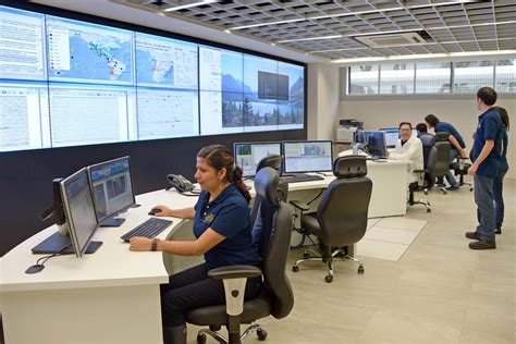 Tiene como misión establecer y mantener una red de monitoreo de sismos en el país, que opere con altos estándares de calidad y de manera continua. Sismológico Nacional: 110 años al servicio del país - Gaceta UNAM