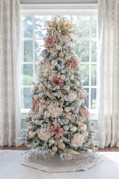 4 Ways To Decorate Your Tree Using Christmas Tree Flowers Bluegraygal