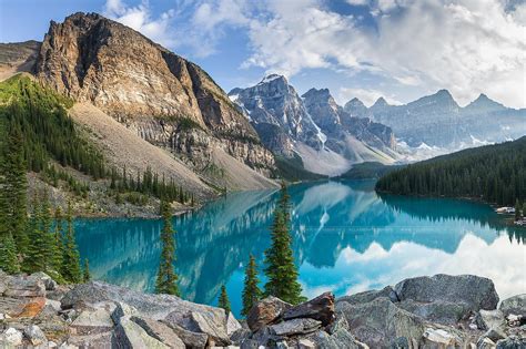 Moraine Lake In The Morning Canada Beautiful Places To