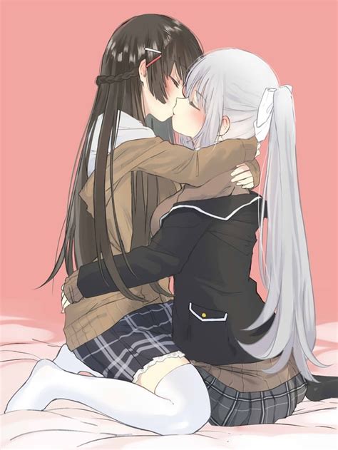 Kissing On A Bed [nijisanji] R Wholesomeyuri