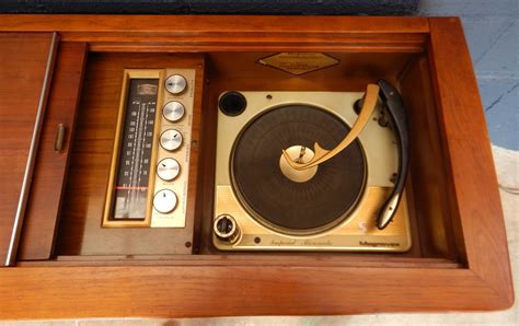 Magnavox Record Console | Rusty Gold Design