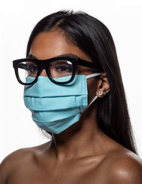 face masks for glasses wearers 2021that won t fog up your frames stylecaster