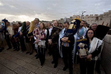 Israeli Court Says Converts To Non Orthodox Judaism Can Claim Citizenship The New York Times