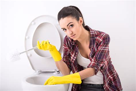 Sådan Renser Du Pletter På Toiletskålen 7 Metoder Der Rent Faktisk Virker Wzrost