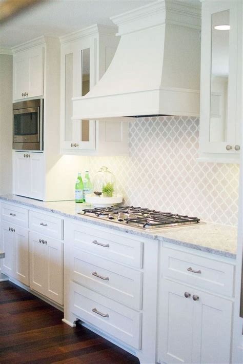 50 Extraordinary Kitchen Backsplash With White Cabinet Ideas Page 39