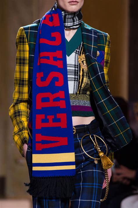 Versace Fall 2018 Mens Fashion Show Details The Impression