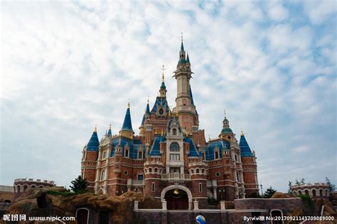 Set in shanghai, within 3.1 miles of shanghai disneyland and 10.6 miles of shanghai new international expo centre, 魔力城堡童话民宿 offers accommodation with a garden and free wifi as well as free private parking for guests who drive. 上海迪士尼城堡摄影图__国内旅游_旅游摄影_摄影图库_昵图网nipic.com