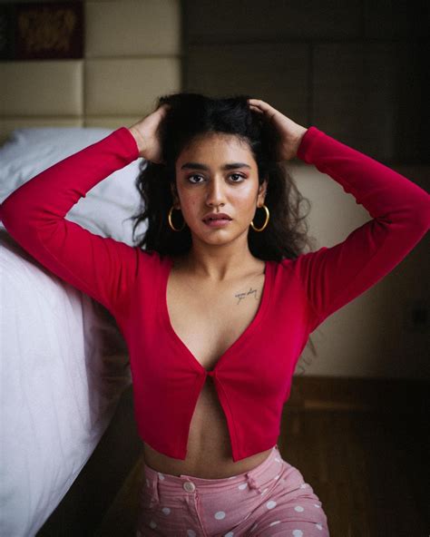 Wink Girl Priya Prakash Varrier Geht Für Ein Fotoshooting Nach Bold