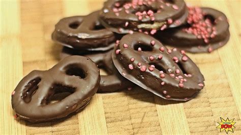 A sweet and salt treat that you can make in minutes and decorate for any holiday. Chocolate-Covered Protein Pretzels | Bodybuilding.com