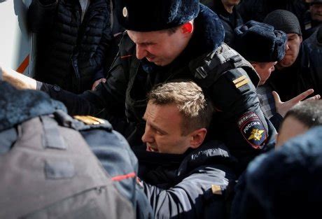 Le président russe, vladimir poutine, le 21 avril. Qui est Alexeï Navalny, le principal opposant de Vladimir ...