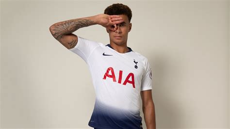 People Are Trying To Master Premier League Star Dele Allis Hand