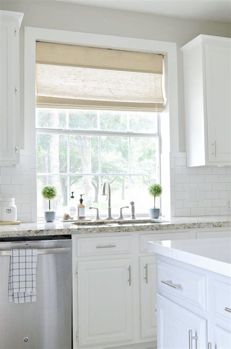 10 Modern Farmhouse Kitchen Window Treatments