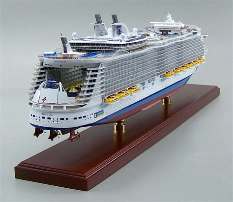 オアシスオ ヤフオク Oasis Of The Seas Model Ship ロイヤルカリビア ブシーズ