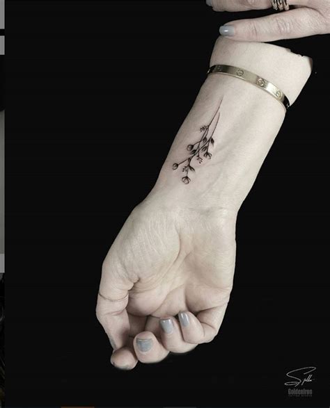 25 Delicate Small Flower Wrist Placement Tattoo Unique Ideas For Woman Page 22 Of 25 Fashionsum
