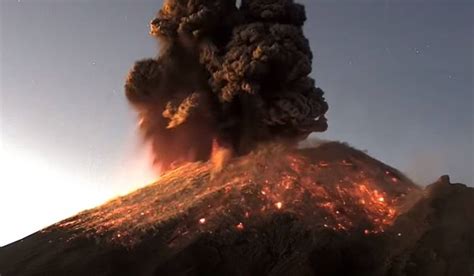 Explosive Footage Showcases Mexicos Popocatepetl Volcano Blowing Its