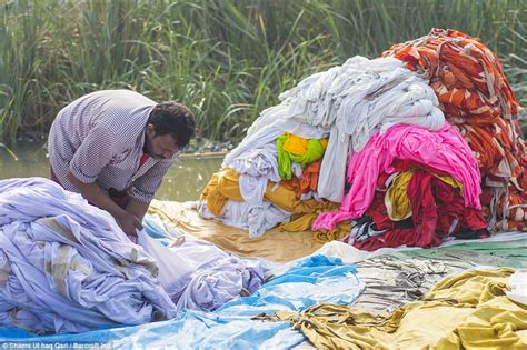 Hot water also encourages colors to run and fade, so you'll want to avoid hot water washes with any sort of colored garments. Going to the laundrette - Delhi style: Hundreds of men ...