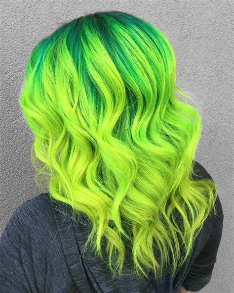 30 Glamorous Light To Dark Green Hair Styles Trending Now Dark Green
