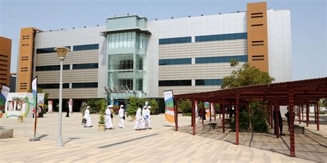 Khalifa University Abu Dhabi Foreman Roberts