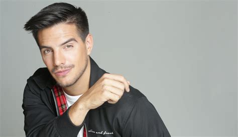 Vadhir le pide a la prensa que ya dejen en paz a su hermana y elude responder más sobre jesh de rox. Vadhir Derbez presenta el tema "Toda la banda" | Así Las ...