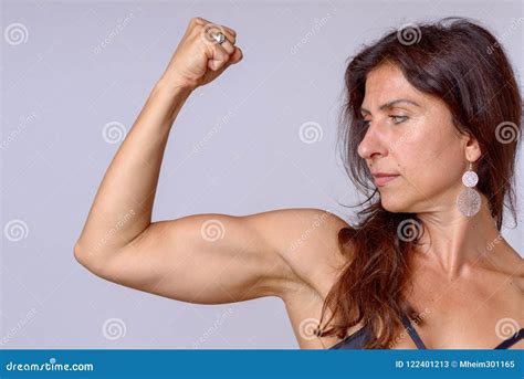 muscle woman arms