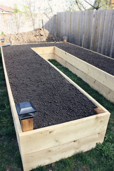 This is part 2, showing a simpler method that uses standard framing lumber. Learn How to Build A U-Shaped Raised Garden Bed | Home ...