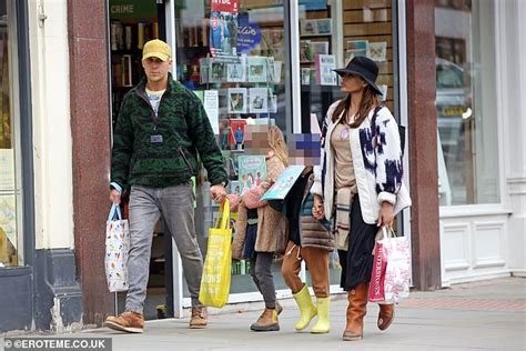 Ryan Gosling And Eva Mendes Enjoy Quality Time With Daughters On London