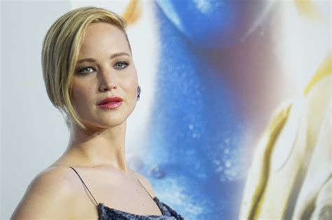 Jennifer Lawrence Nude Pictures Leak Fbi Hunts For Hacker Who Posted