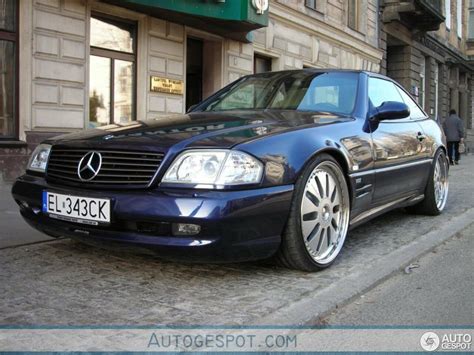 Furthermore, the roadster was only built in 85 units, all beyond the average class buyer's grasp. Mercedes-Benz SL 73 AMG R129 - 30 december 2008 - Autogespot