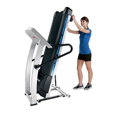 Fitness tests are used to design an informed exercise plan and may include a cardio stress test, body composition test, and endurance and flexibility test. Life Fitness F1 Smart | Laufband Test 2020