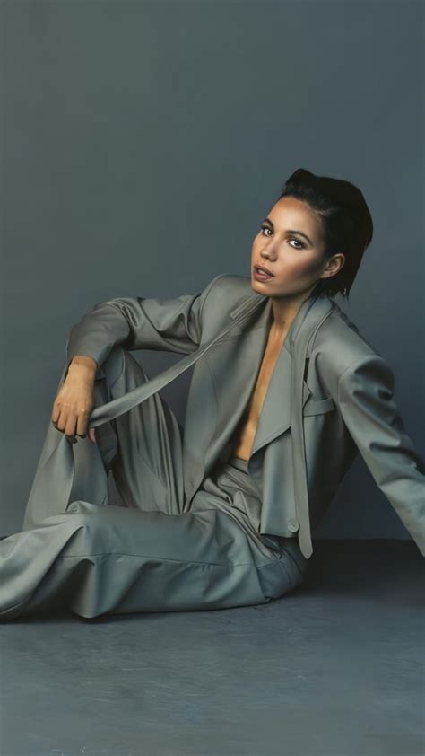 Wallpapers pack are collections of wallpapers pulled from all around the web and combined into a single downloadable file. Actress Jurnee Smollett 2020 4K Ultra HD Mobile Wallpaper