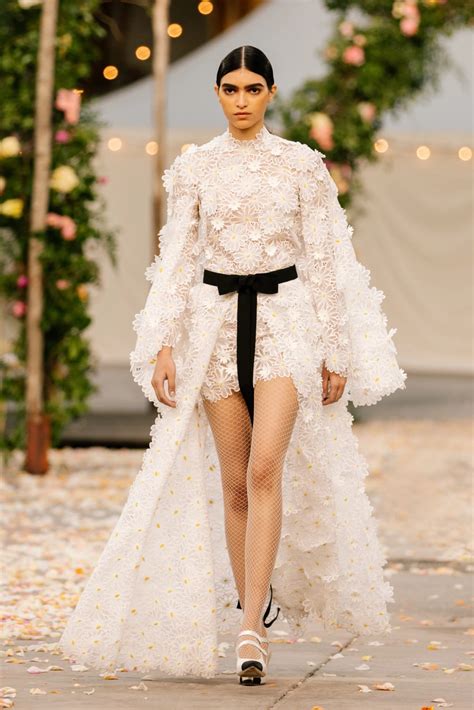 Tweed Camélia Et Matelassé Chanel Haute Couture 2021 Icon Icon