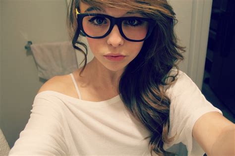 Cute Girl In Glasses Rprettygirls