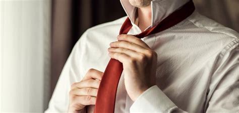 طريقة ربطة العنق موضوع