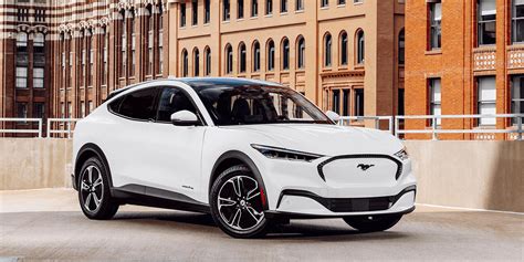The vehicle was introduced on november 17, 2019, and went on sale in december 2020 as a 2021 model. Hinweis auf Serienstart des Ford Mustang Mach-E im ...